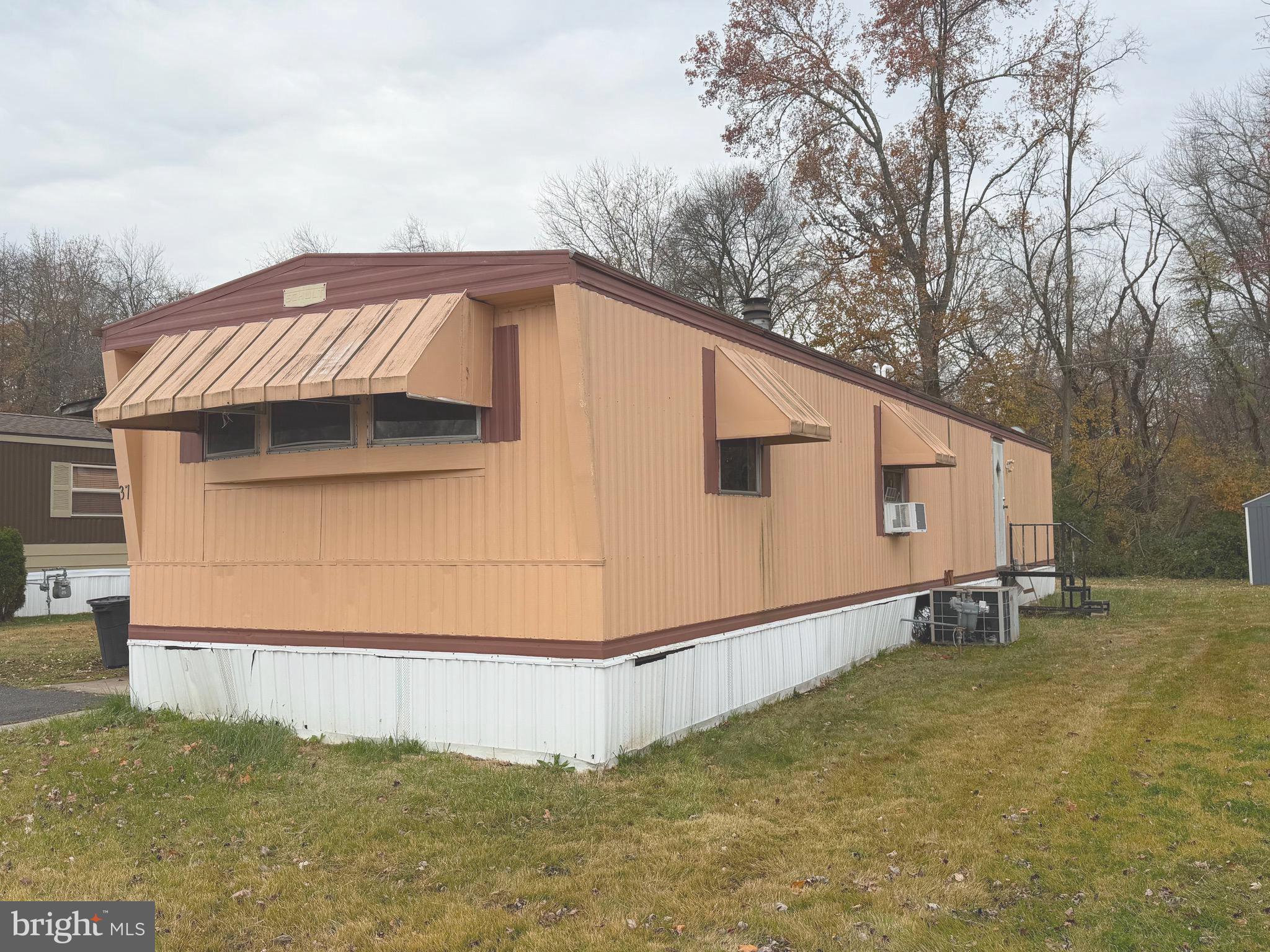 1976 N EAST AVENUE 37