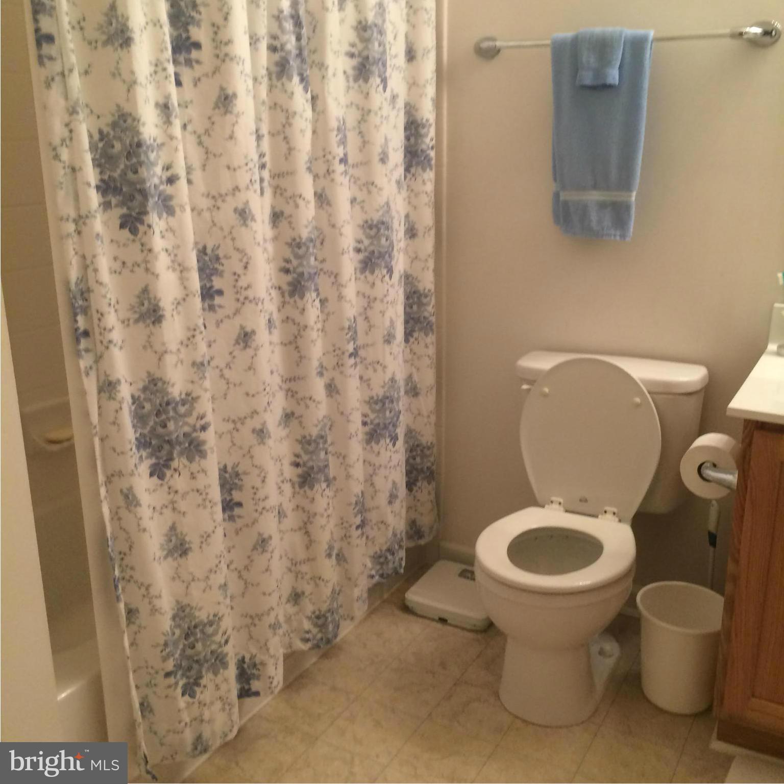 KINGS CROSSING - Residential