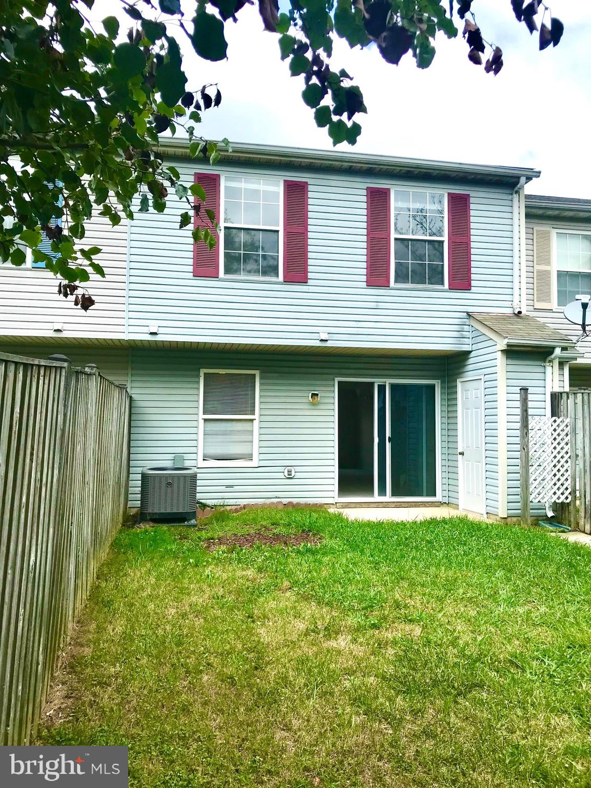 TANGLEWOOD TOWNHOMES SUB - Residential Lease