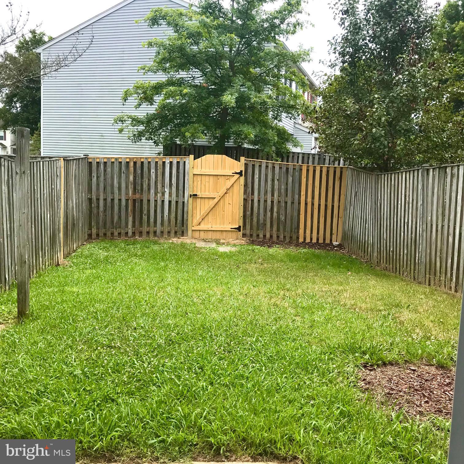 TANGLEWOOD TOWNHOMES SUB - Residential Lease