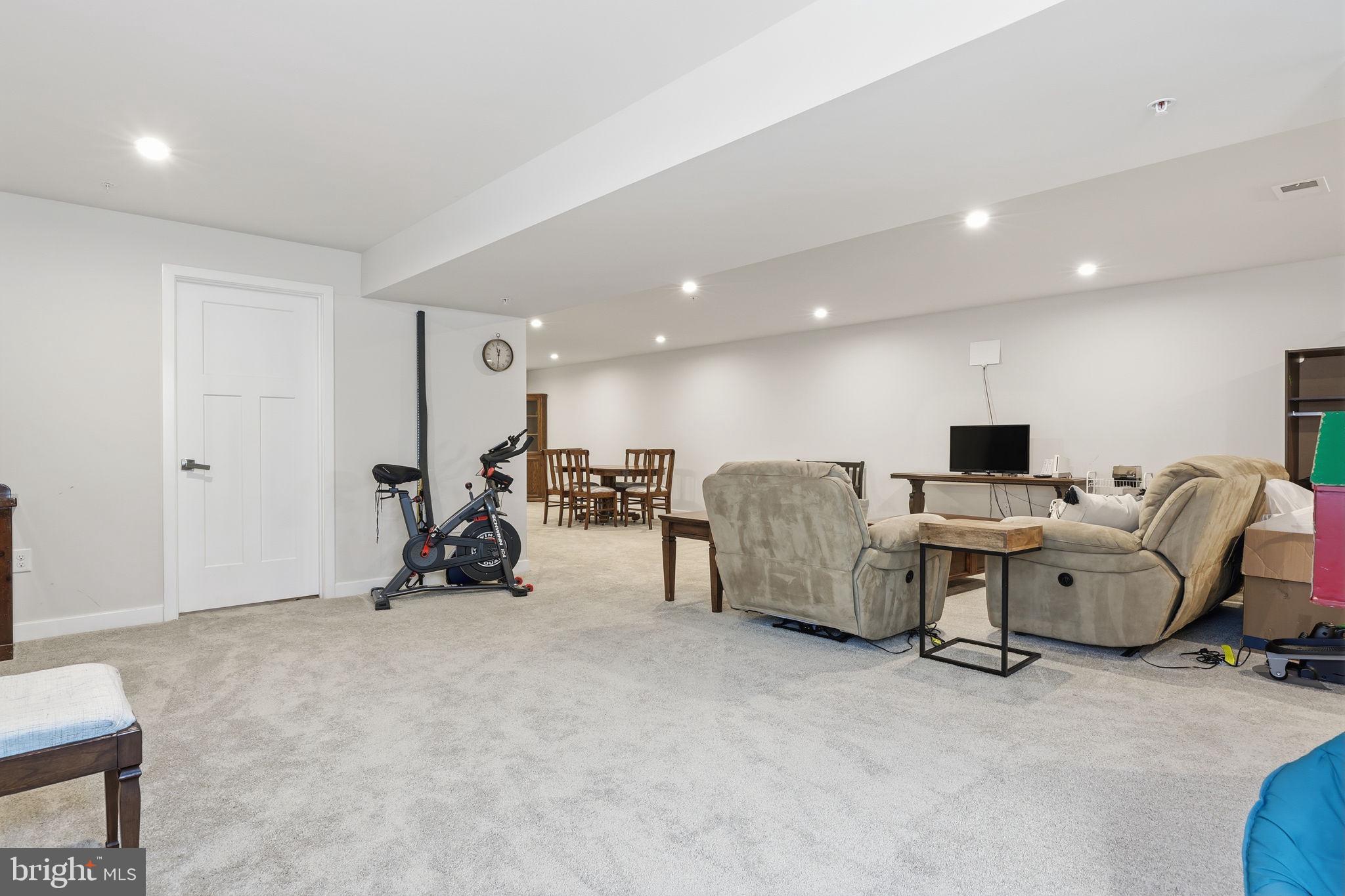 YARDLEY WOODS - Residential