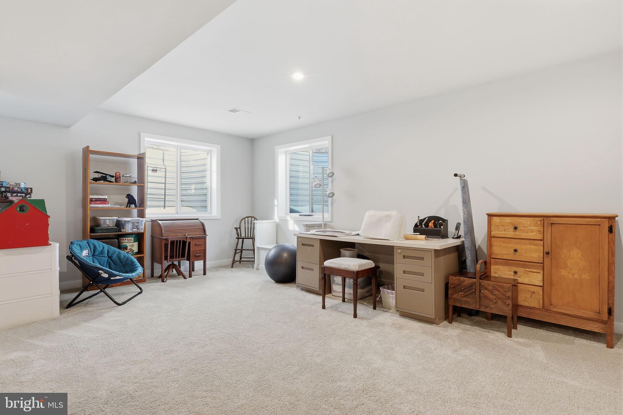 YARDLEY WOODS - Residential