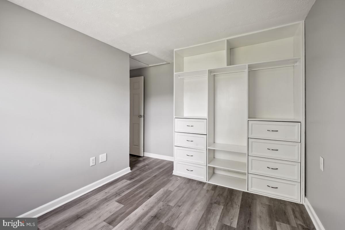 MEADOWVALE - Residential