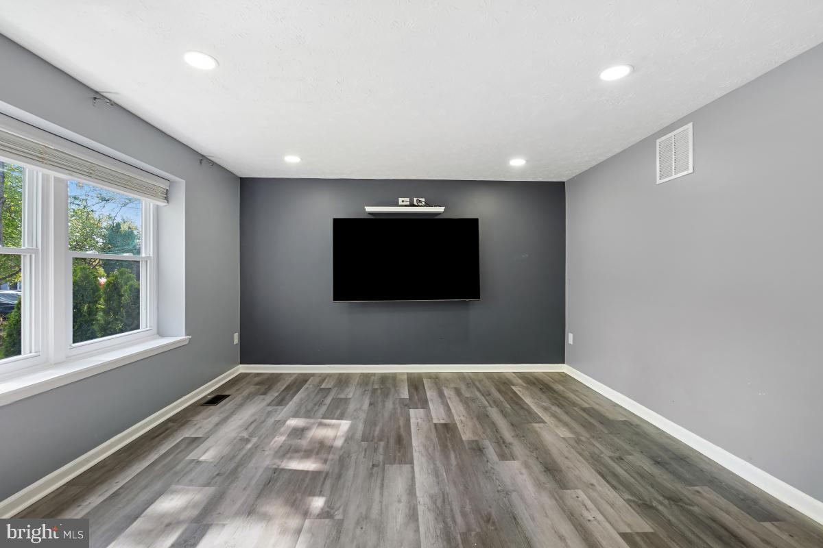 MEADOWVALE - Residential