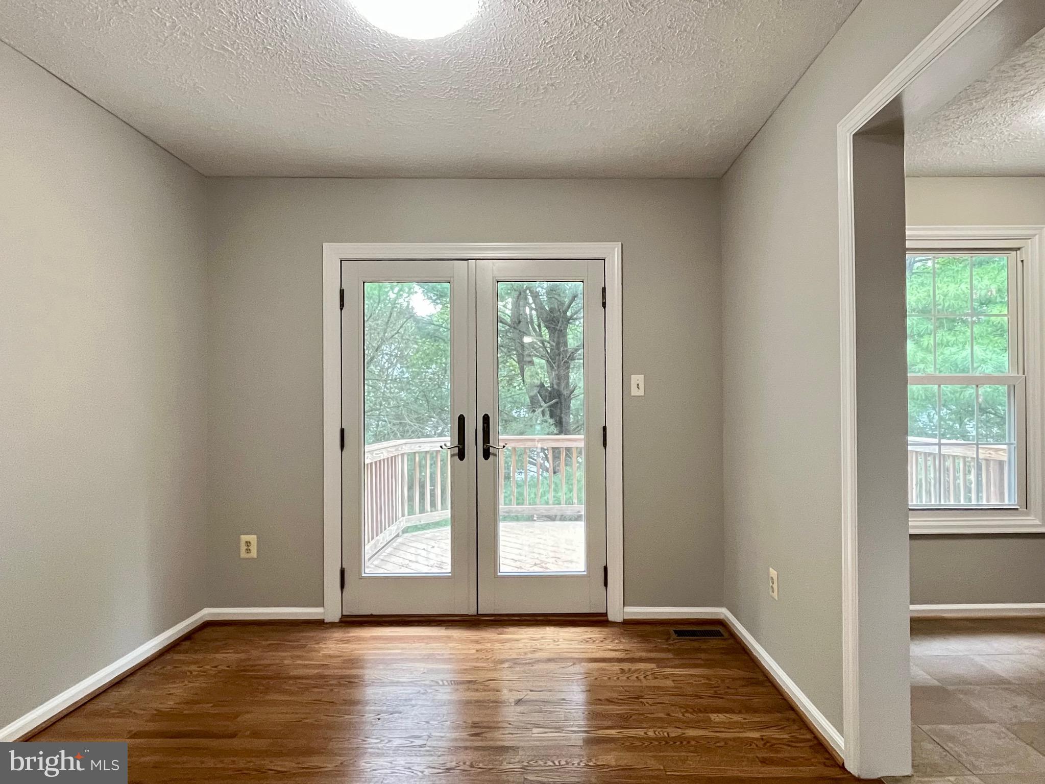 MONTGOMERY MEADOWS - Residential Lease