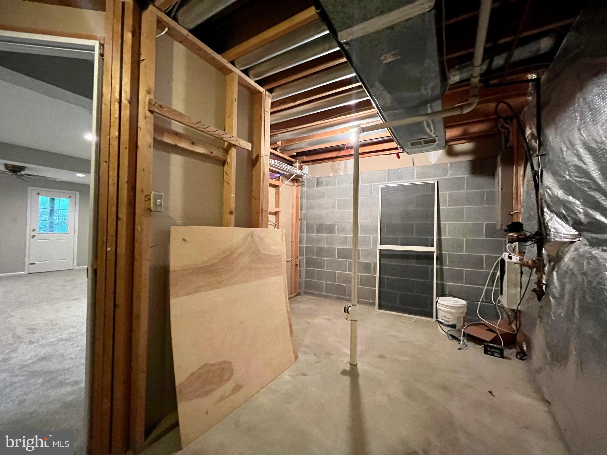 MONTGOMERY MEADOWS - Residential Lease