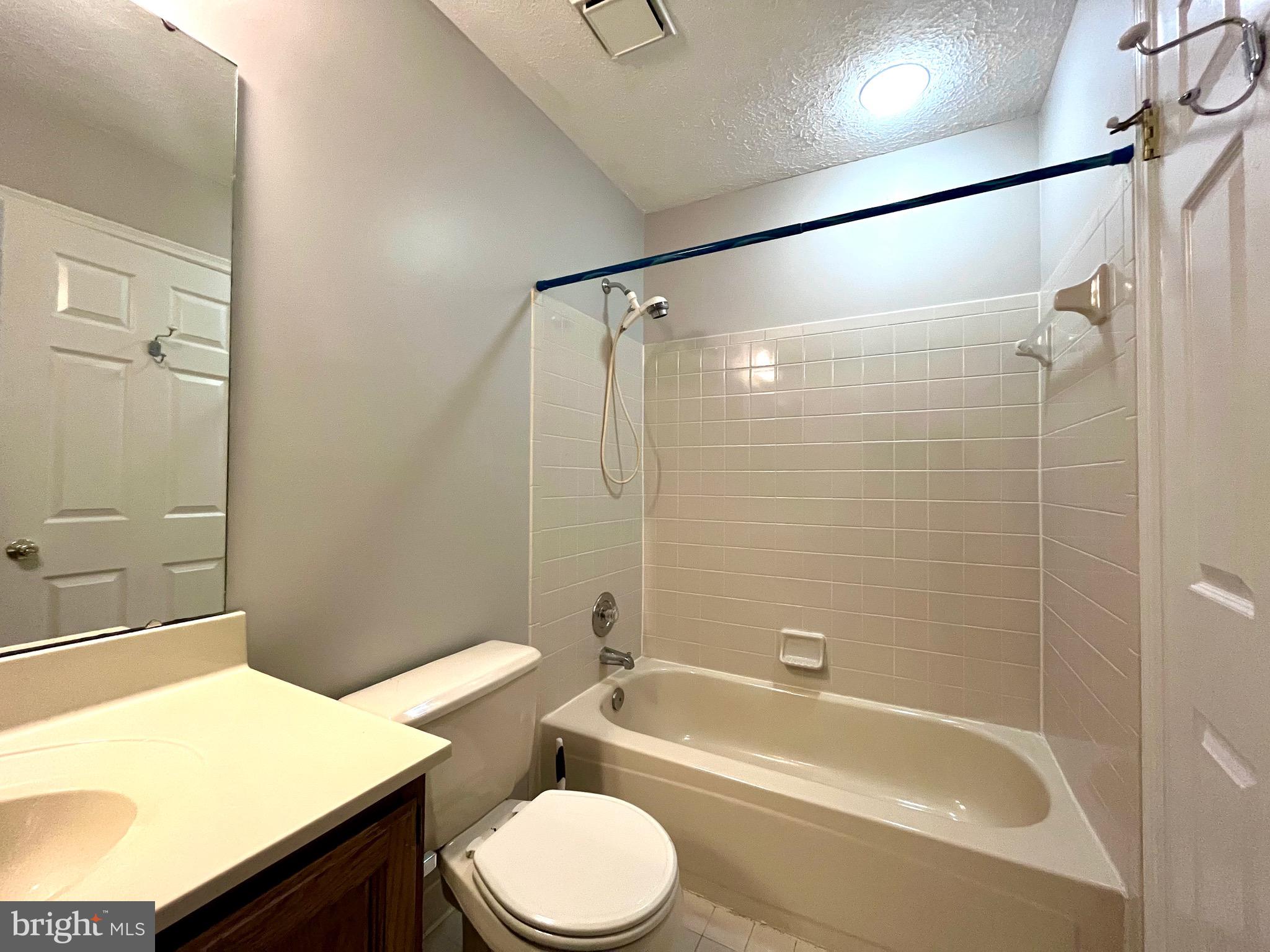 MONTGOMERY MEADOWS - Residential Lease