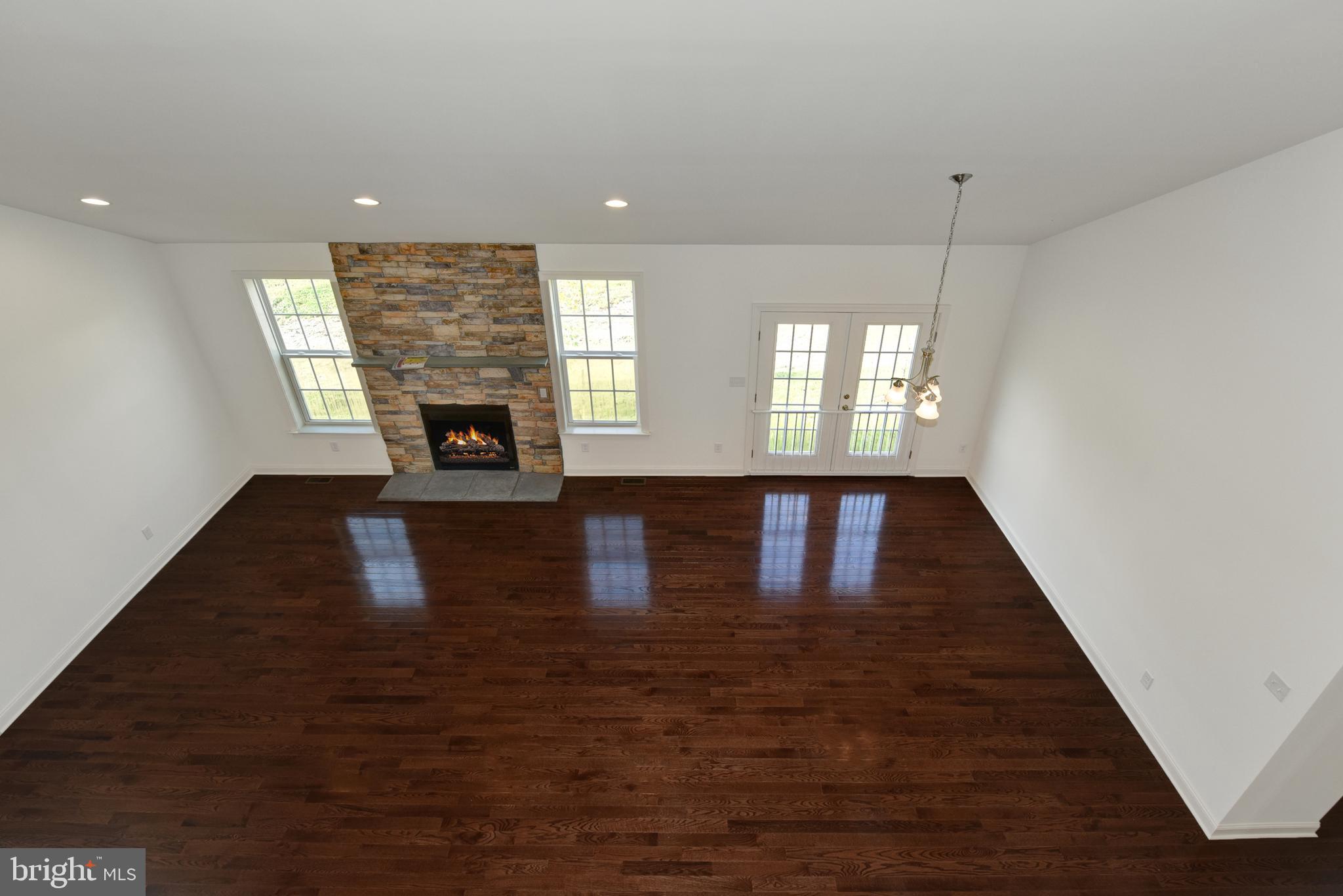 GREENE HILL FARM EST - Residential