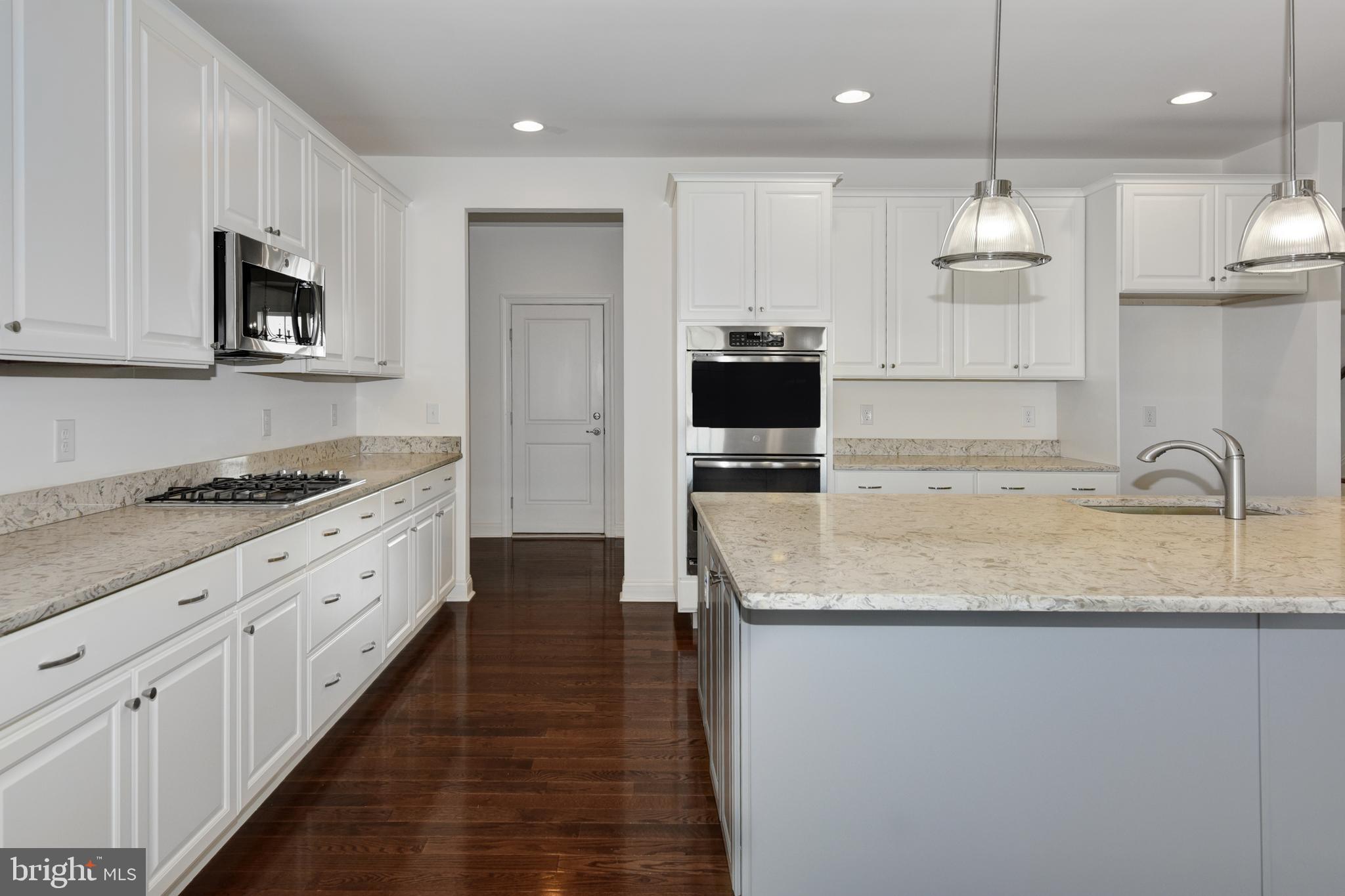 GREENE HILL FARM EST - Residential