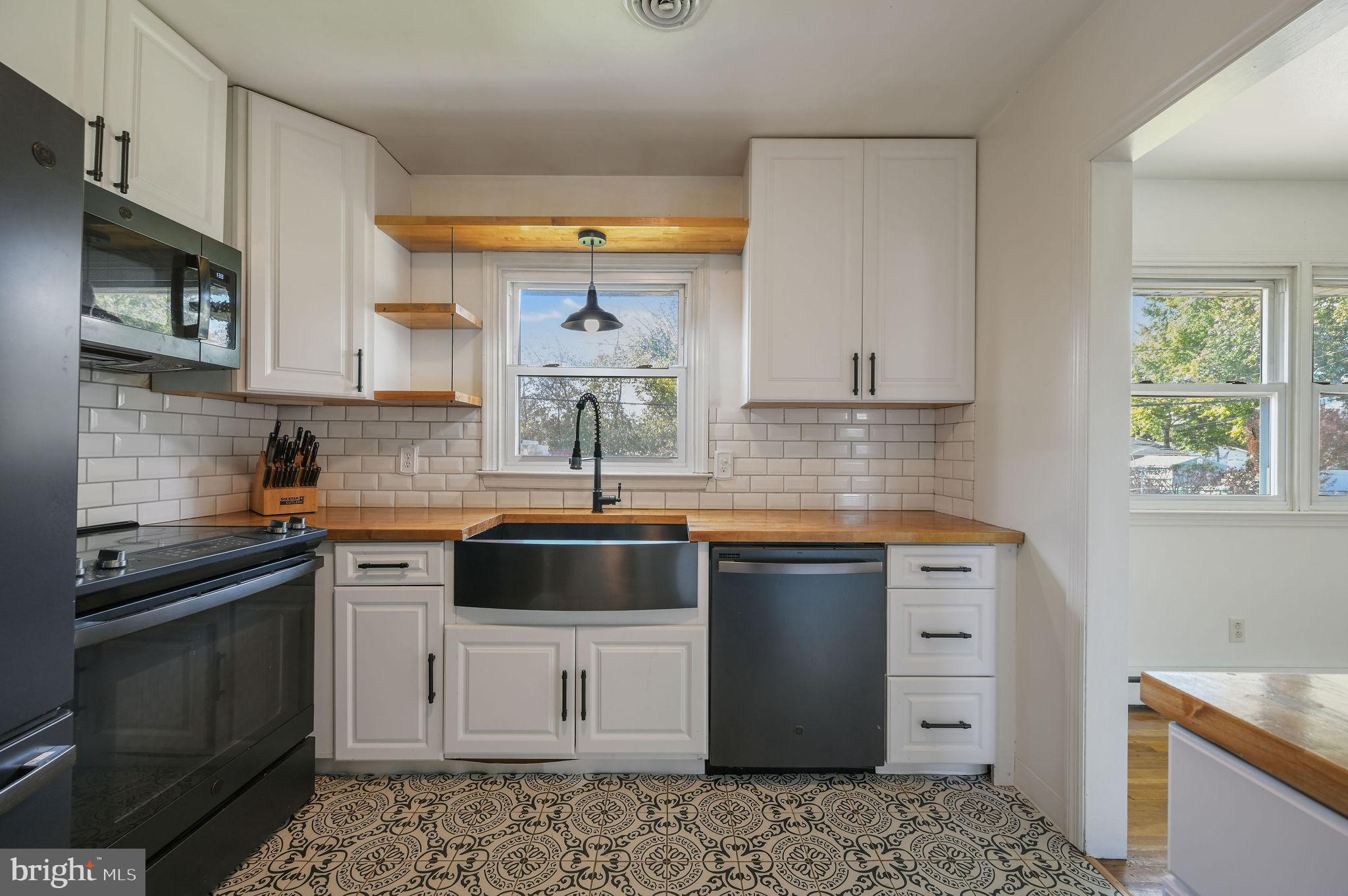 SHARONDALE - Residential