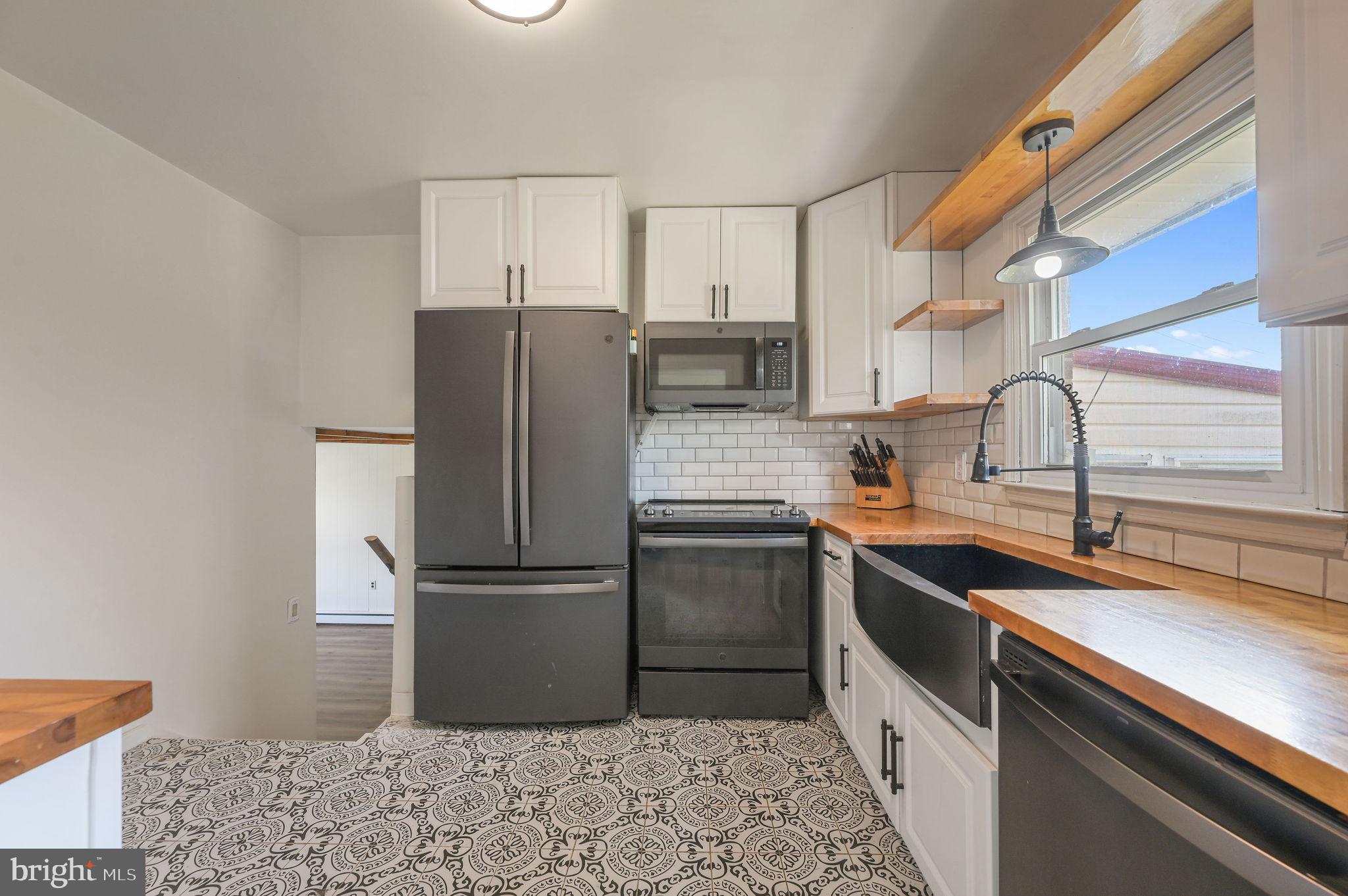 SHARONDALE - Residential