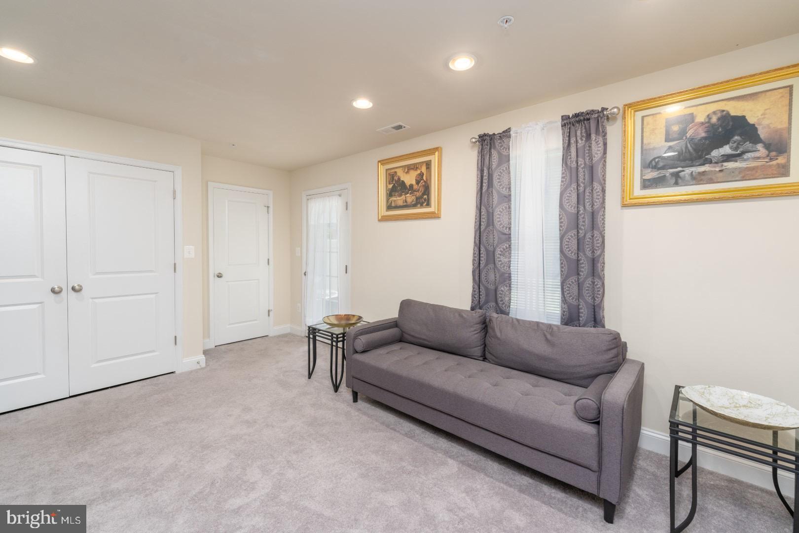 RAVENHURST GLEN - Residential