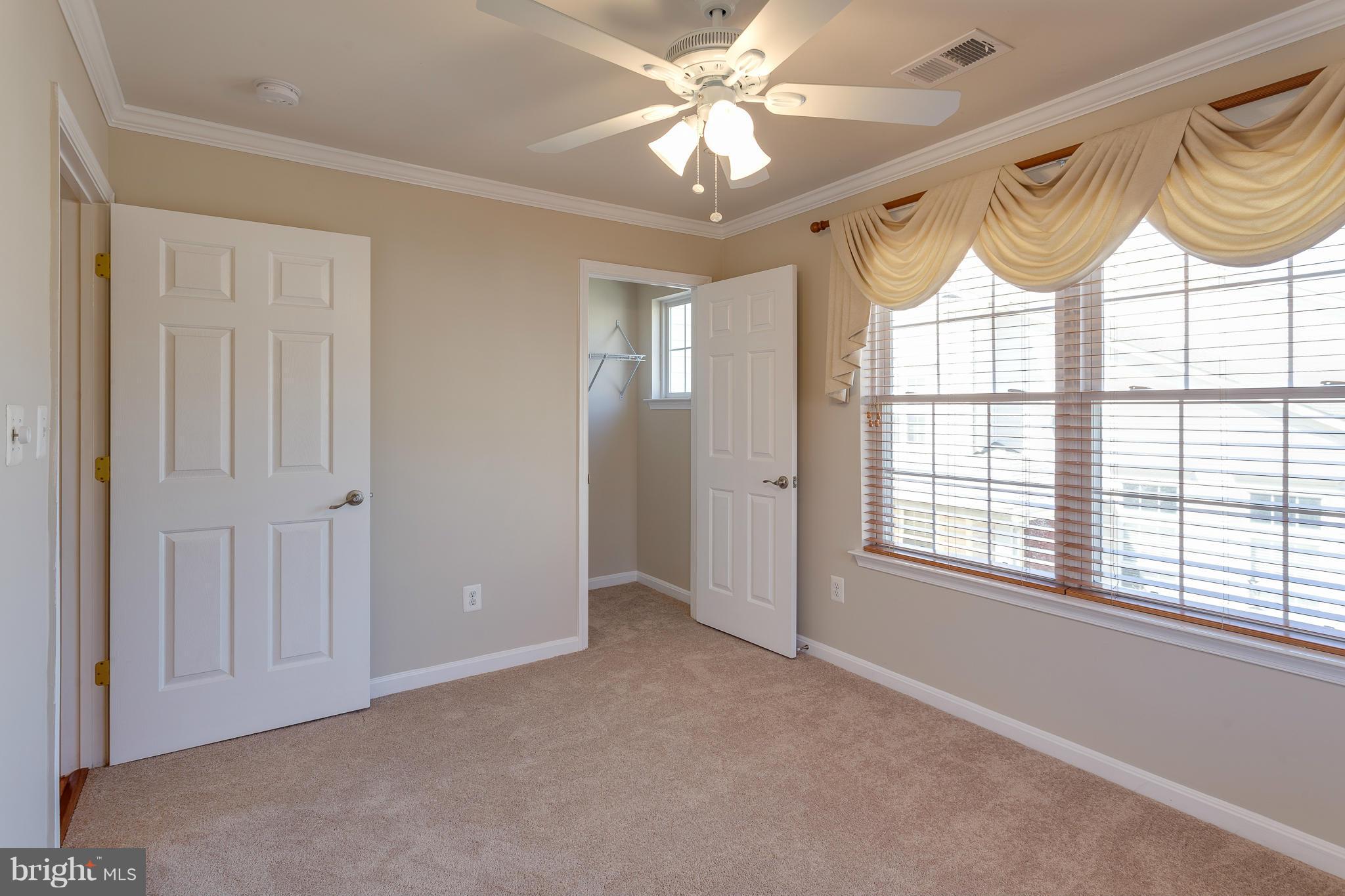 ASHBURN FARM - Residential