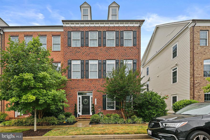 Listed and Under Contract Simultaneously