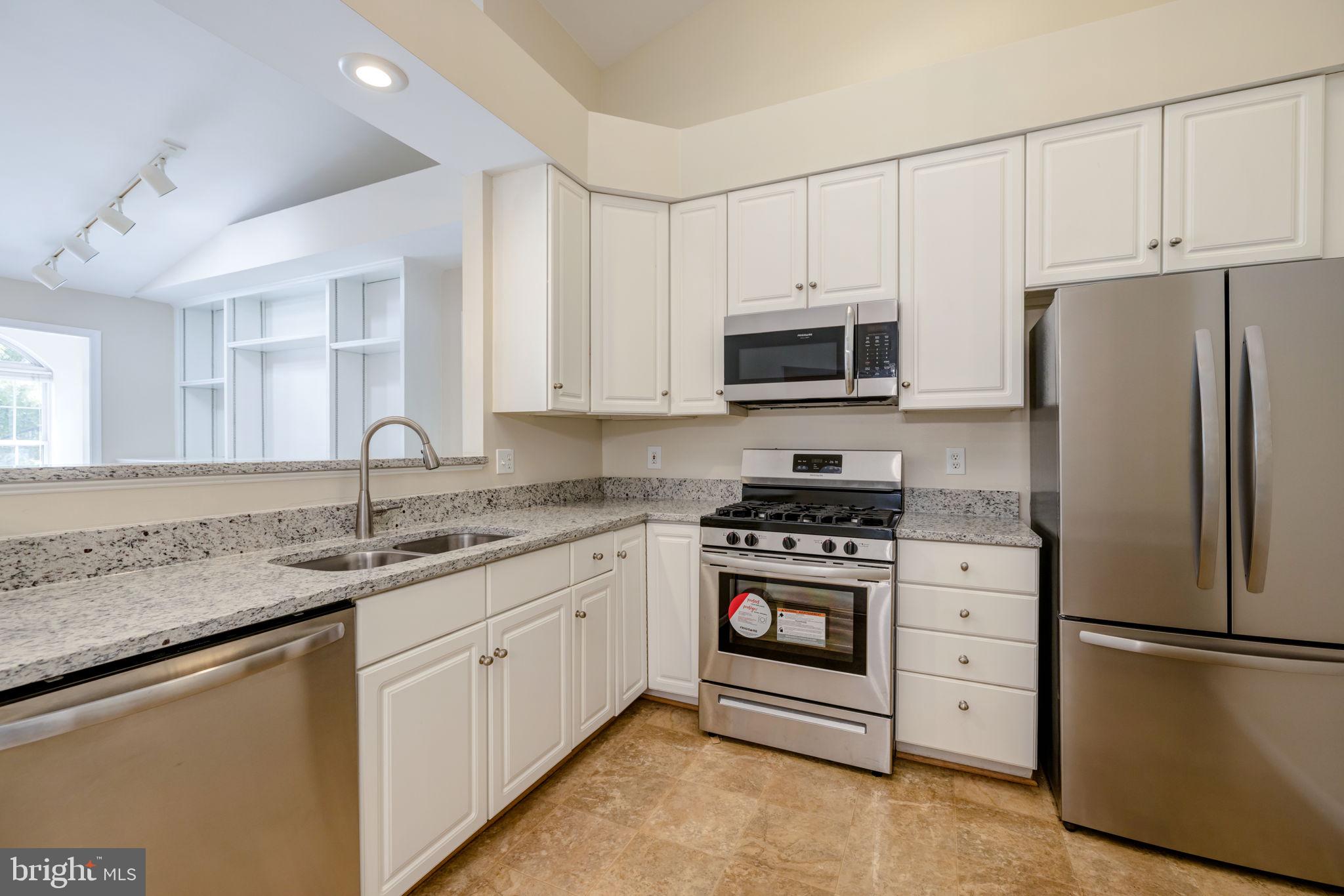 ISLAND CREEK - Residential Lease