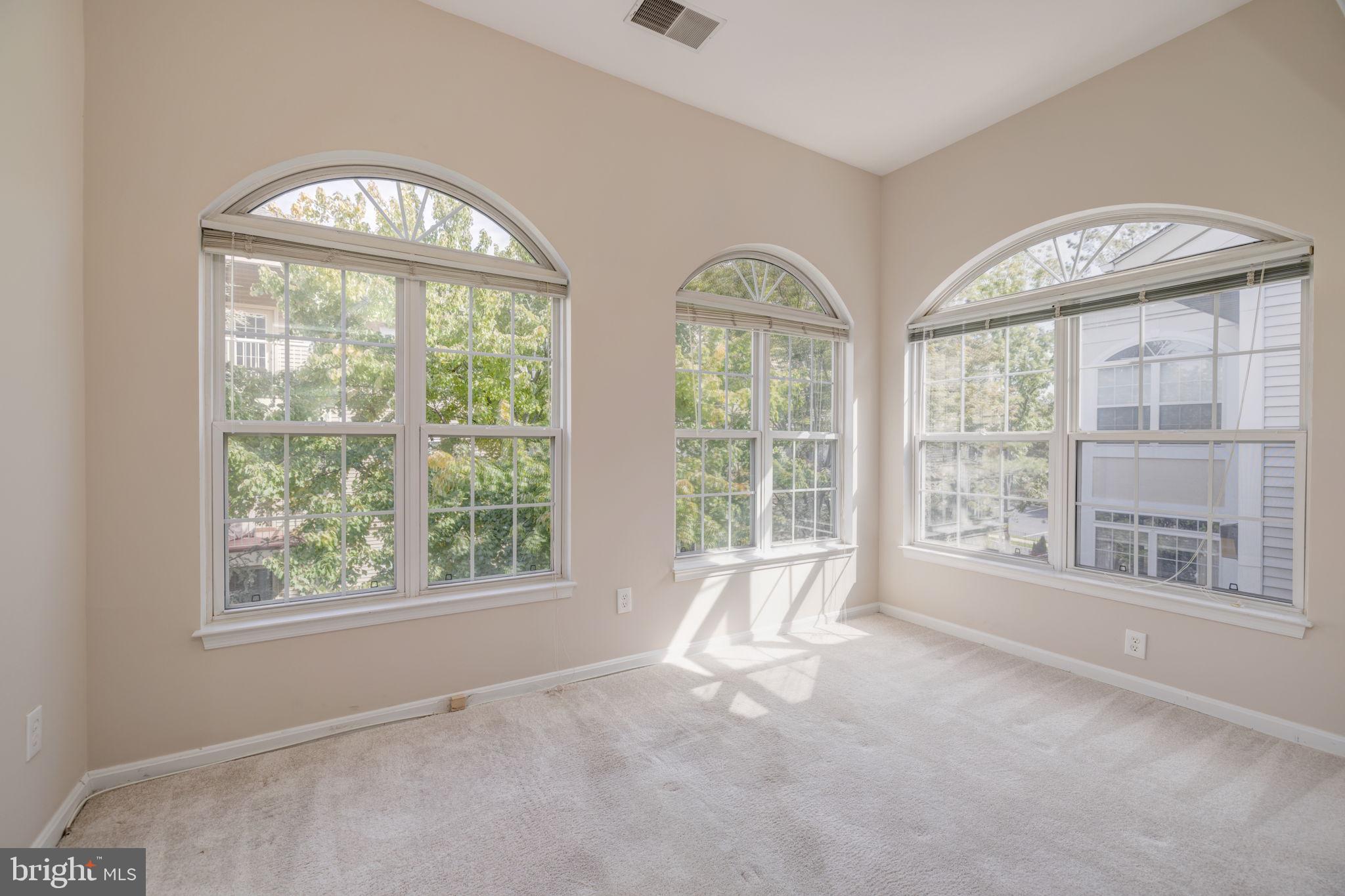 ISLAND CREEK - Residential Lease