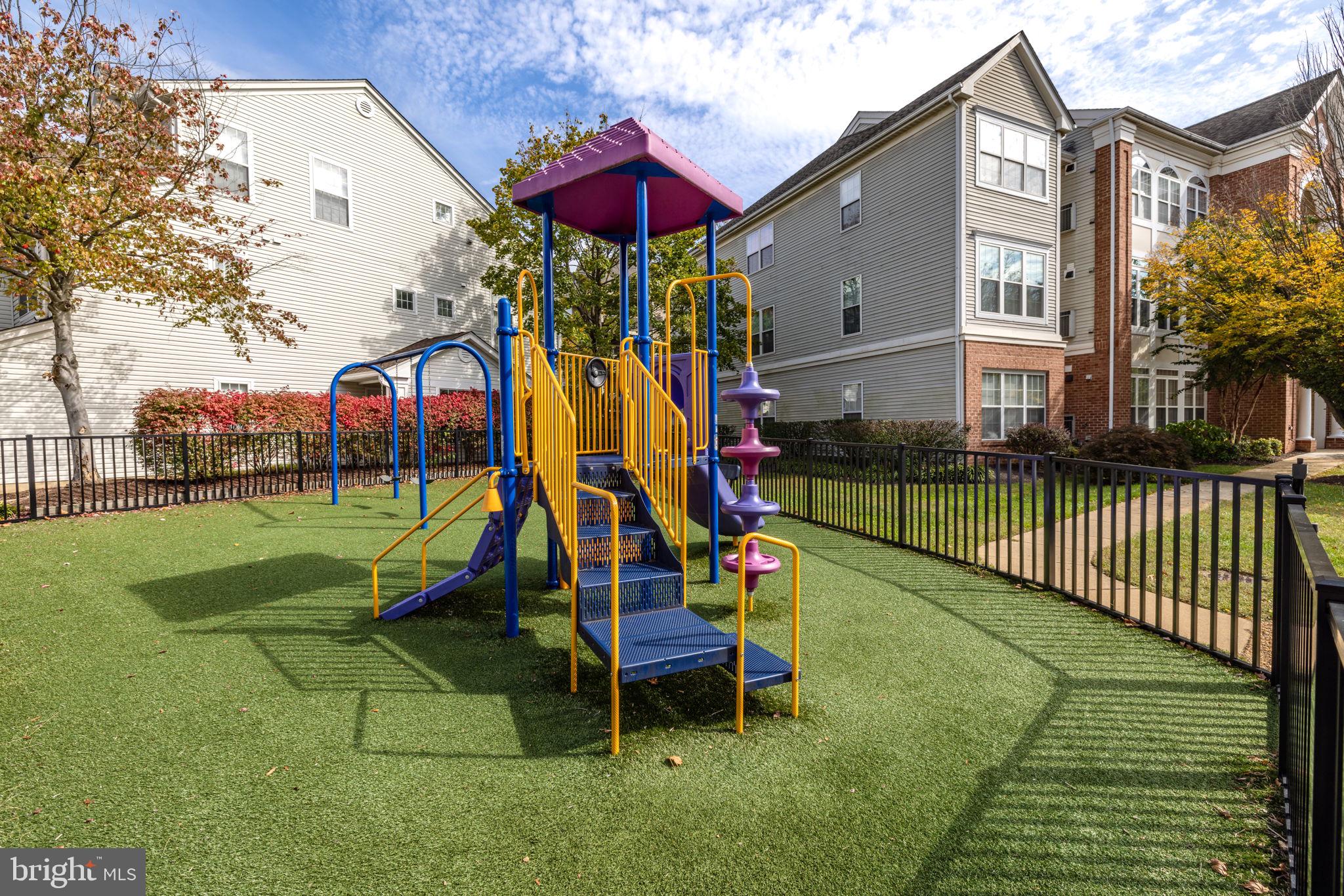 ISLAND CREEK - Residential Lease