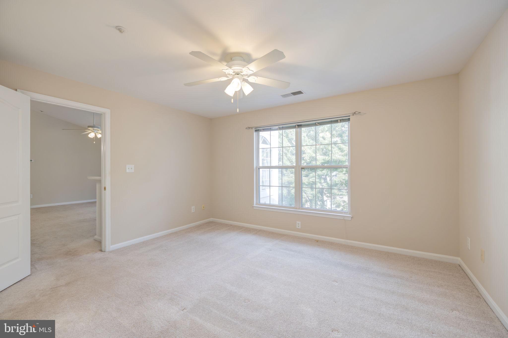 ISLAND CREEK - Residential Lease