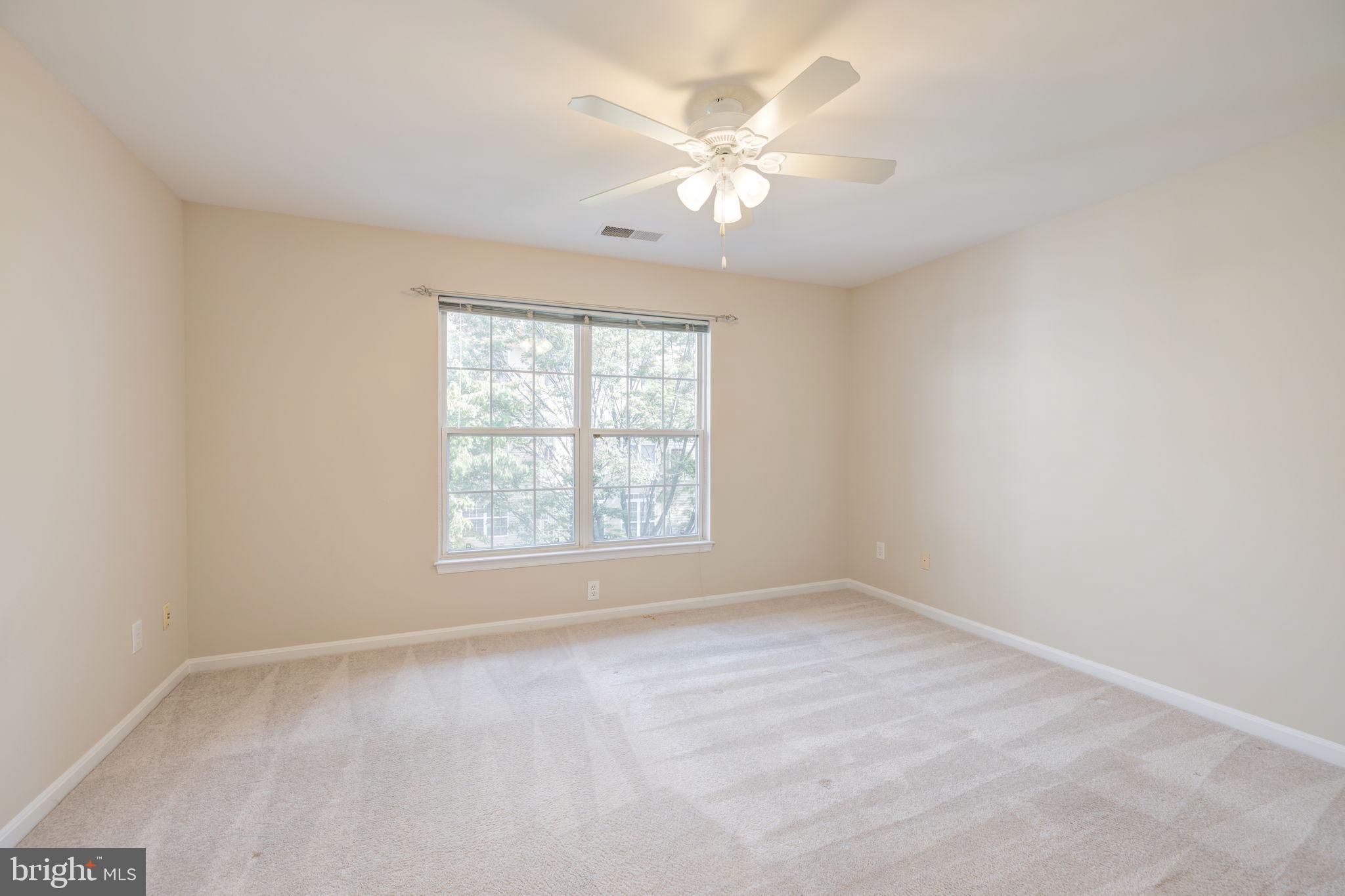 ISLAND CREEK - Residential Lease