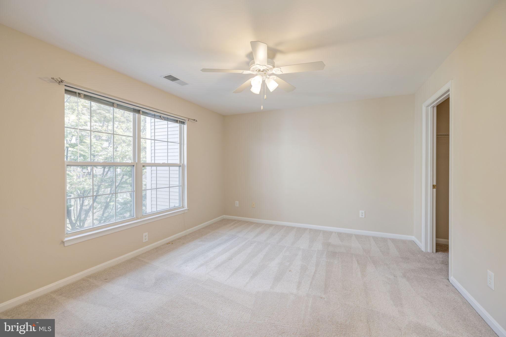 ISLAND CREEK - Residential Lease