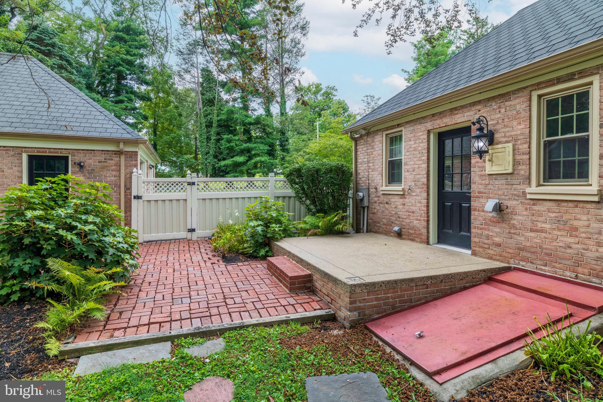 HUNTINGDON VALLEY - Residential