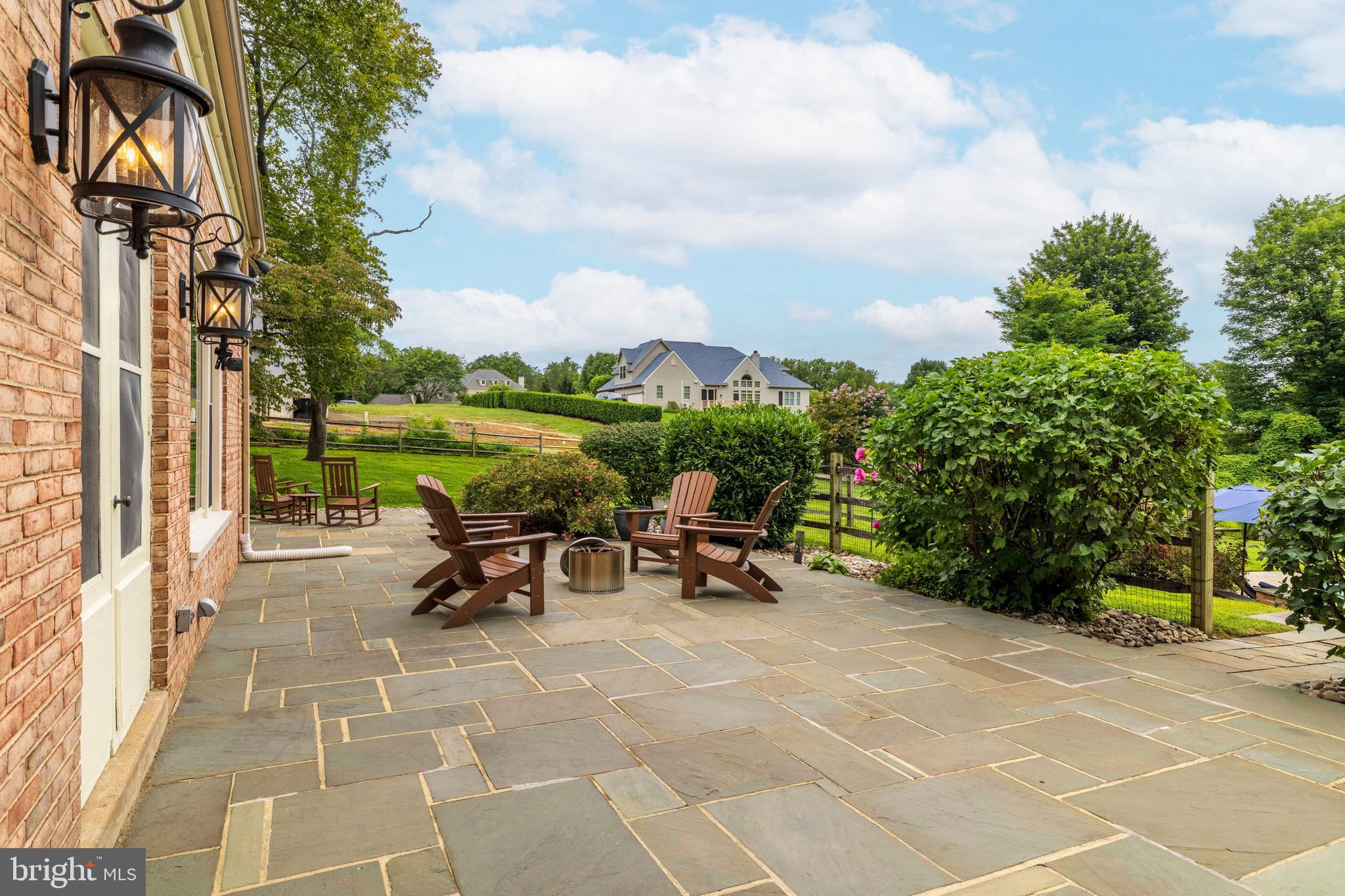 HUNTINGDON VALLEY - Residential