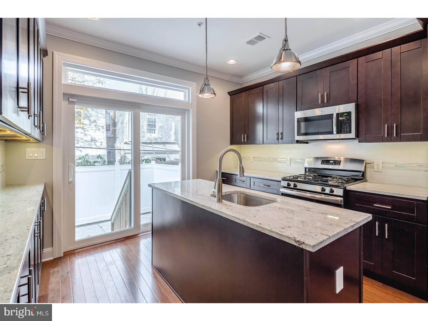 POINT BREEZE - Residential