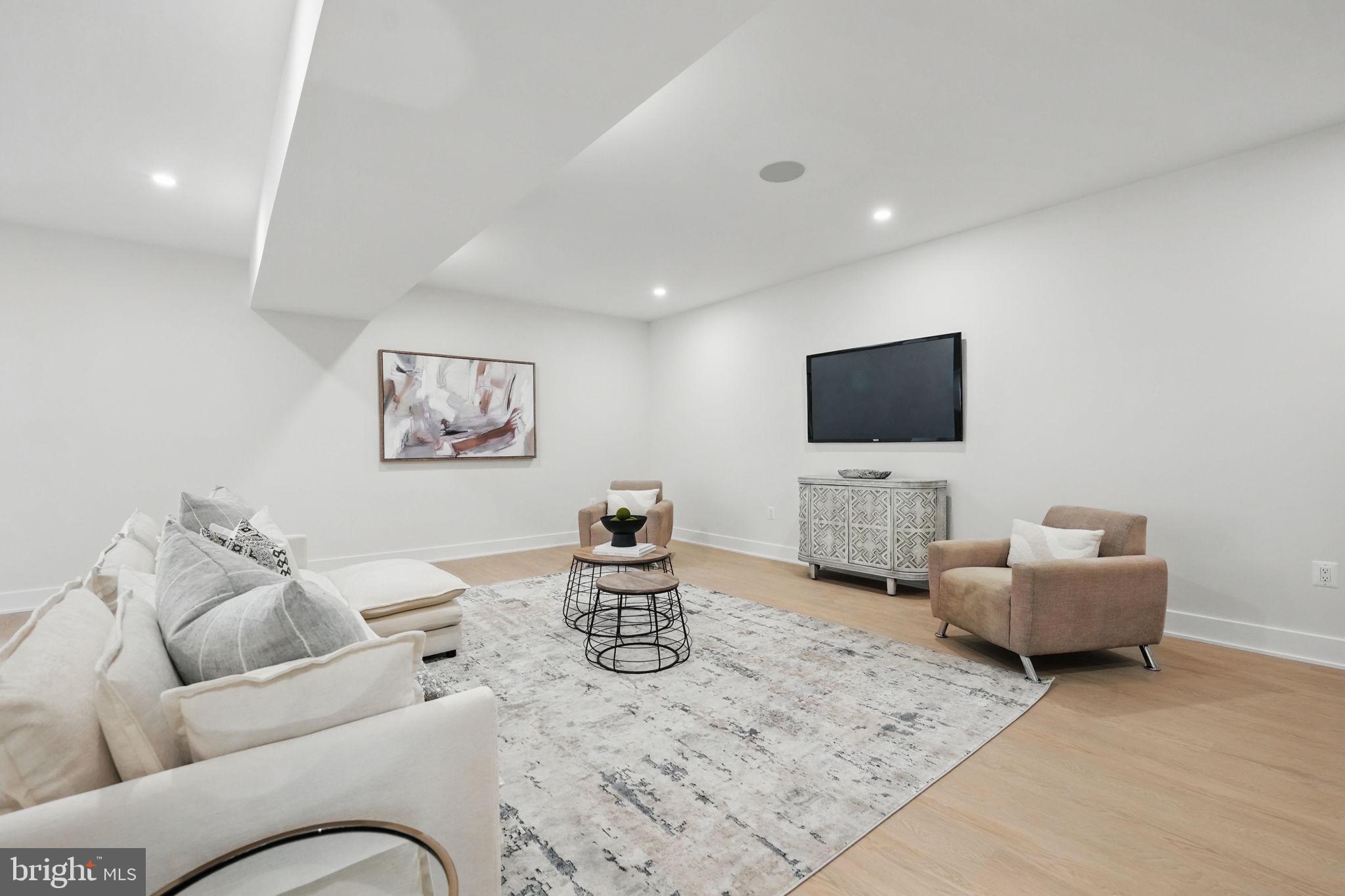 PINE RIDGE - Residential