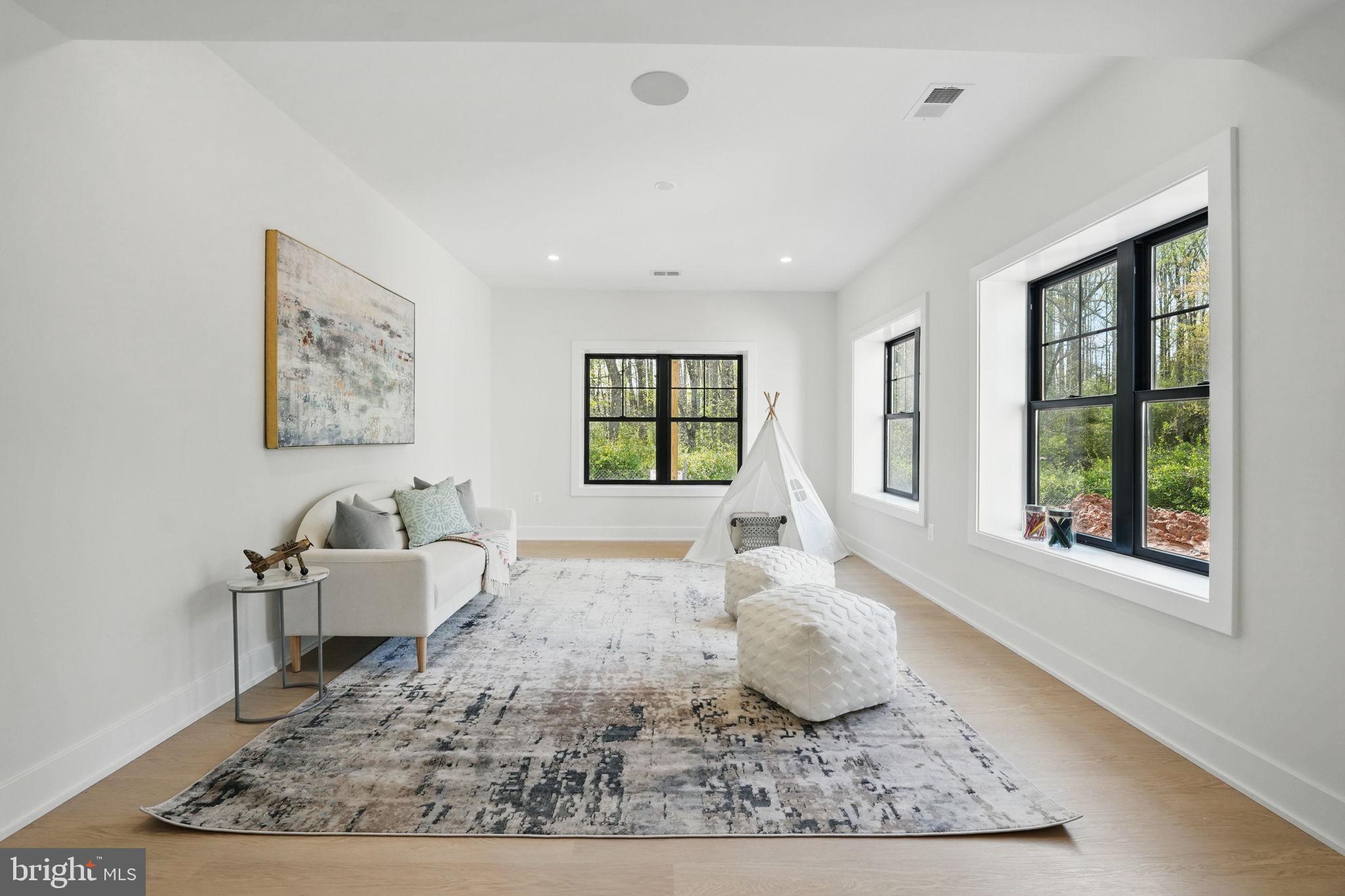 PINE RIDGE - Residential