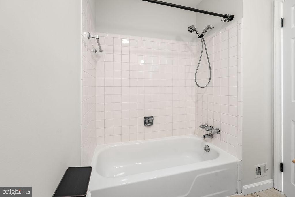 HIGHLANDS OF OLNEY - Residential