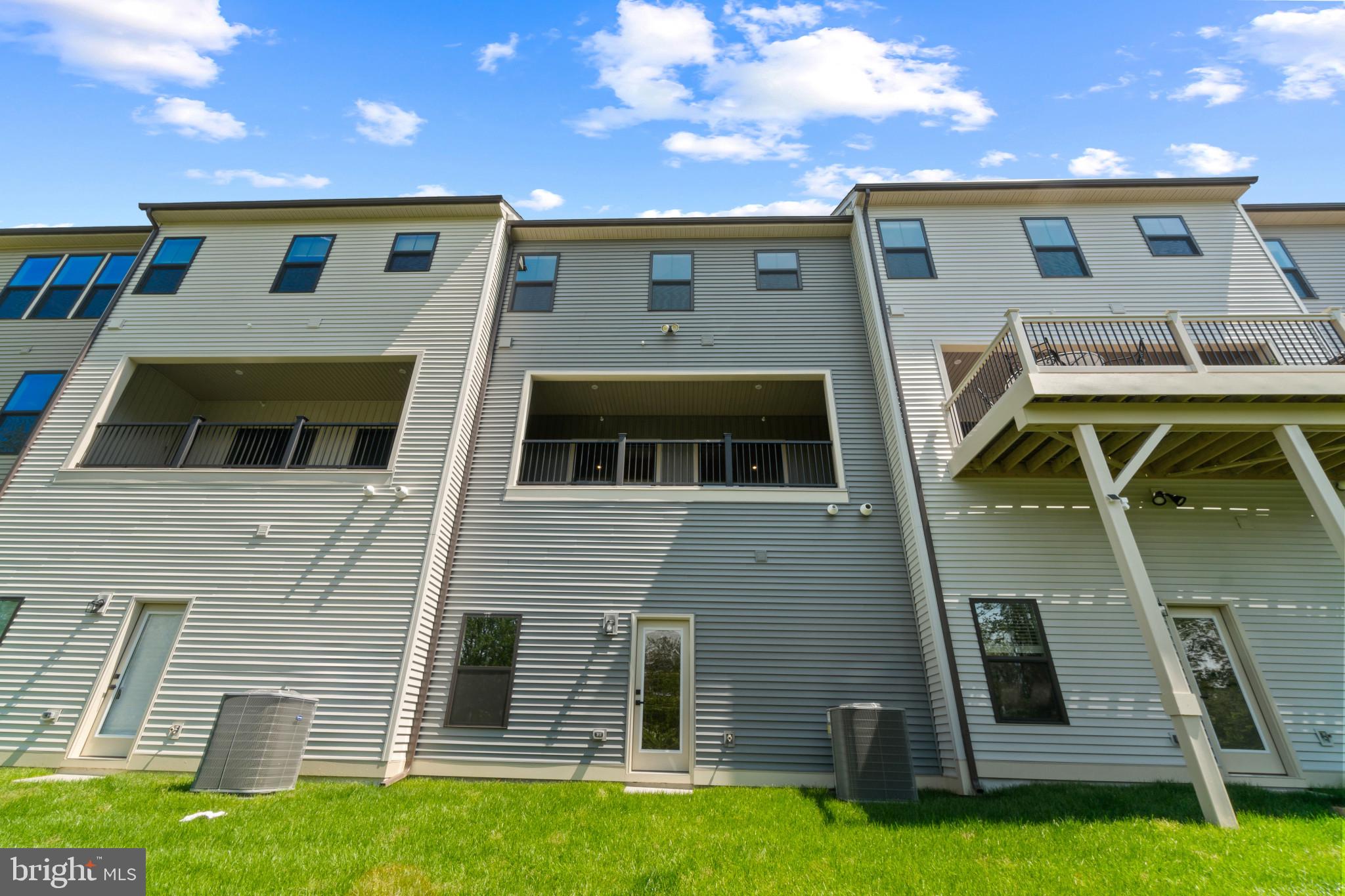 LONGVIEW RIDGE - Residential