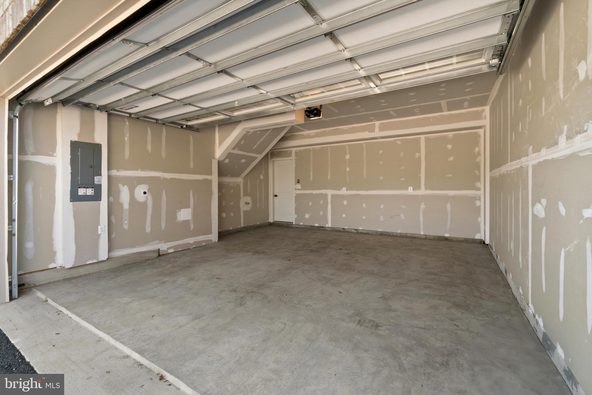 LONGVIEW RIDGE - Residential