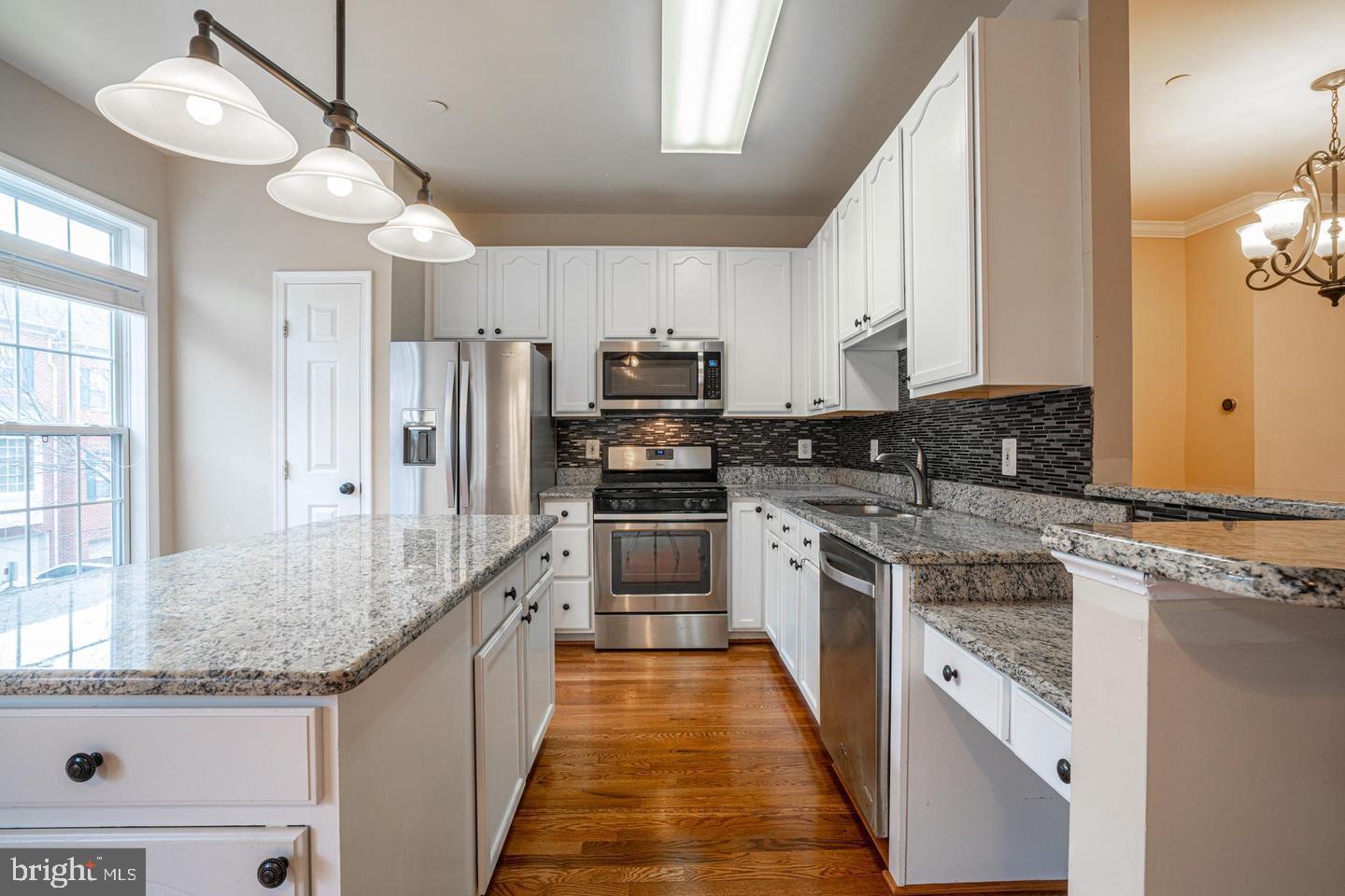 KENSINGTON COURTS - Residential Lease