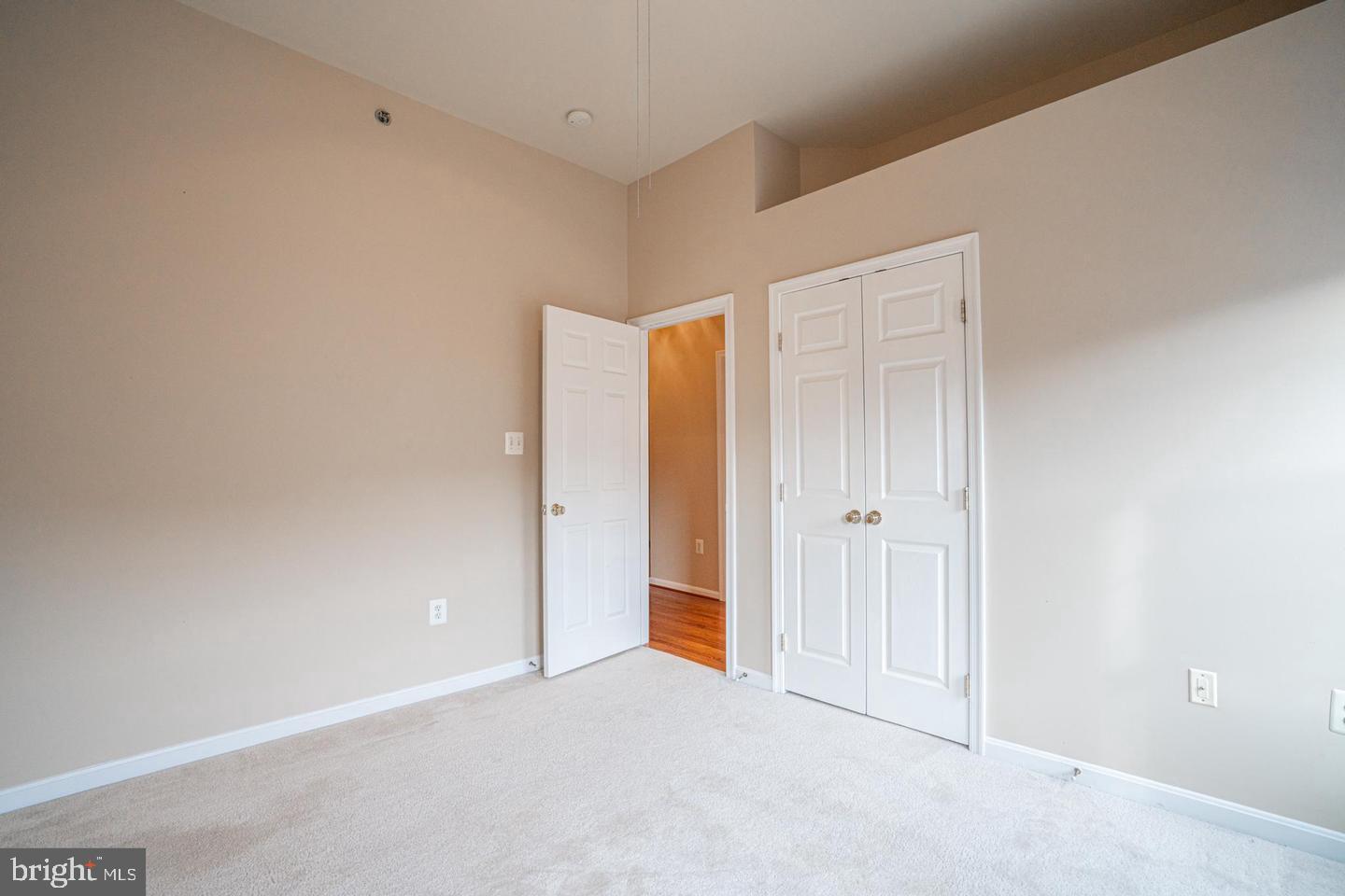 KENSINGTON COURTS - Residential Lease