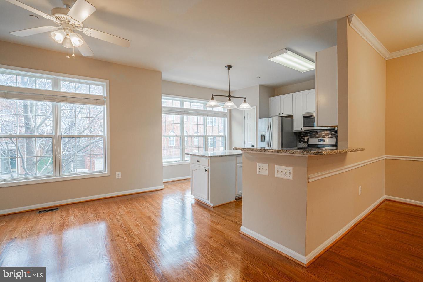 KENSINGTON COURTS - Residential Lease