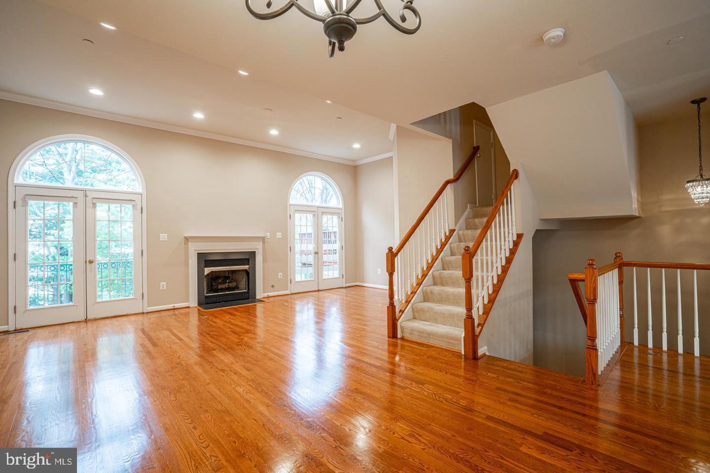 KENSINGTON COURTS - Residential Lease