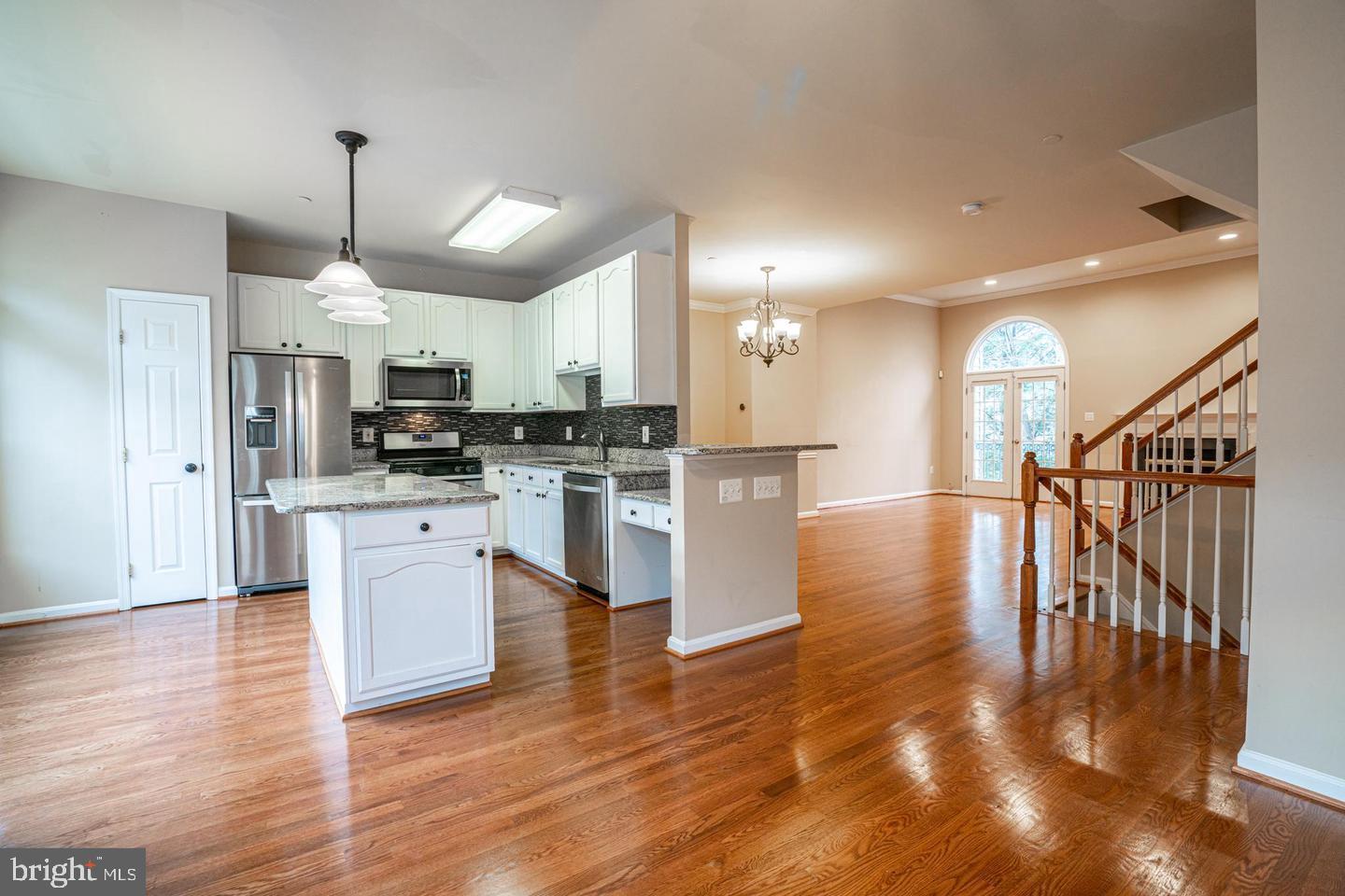 KENSINGTON COURTS - Residential Lease