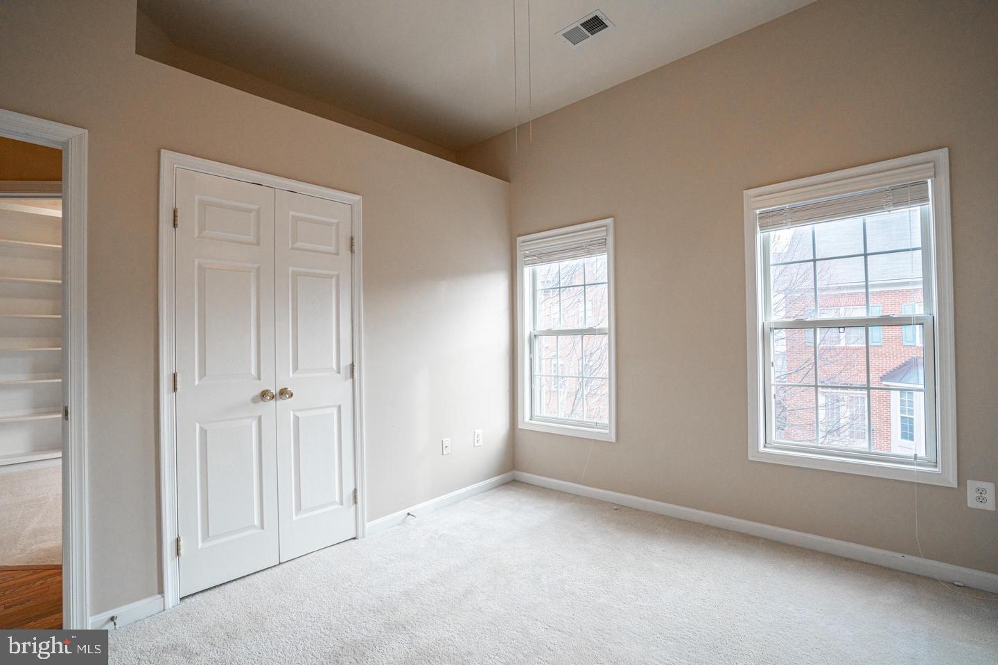KENSINGTON COURTS - Residential Lease