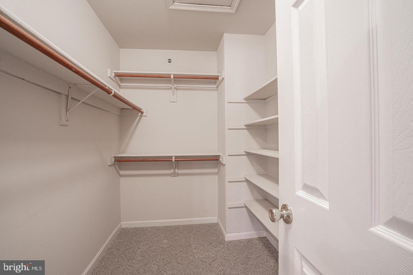 KENSINGTON COURTS - Residential Lease