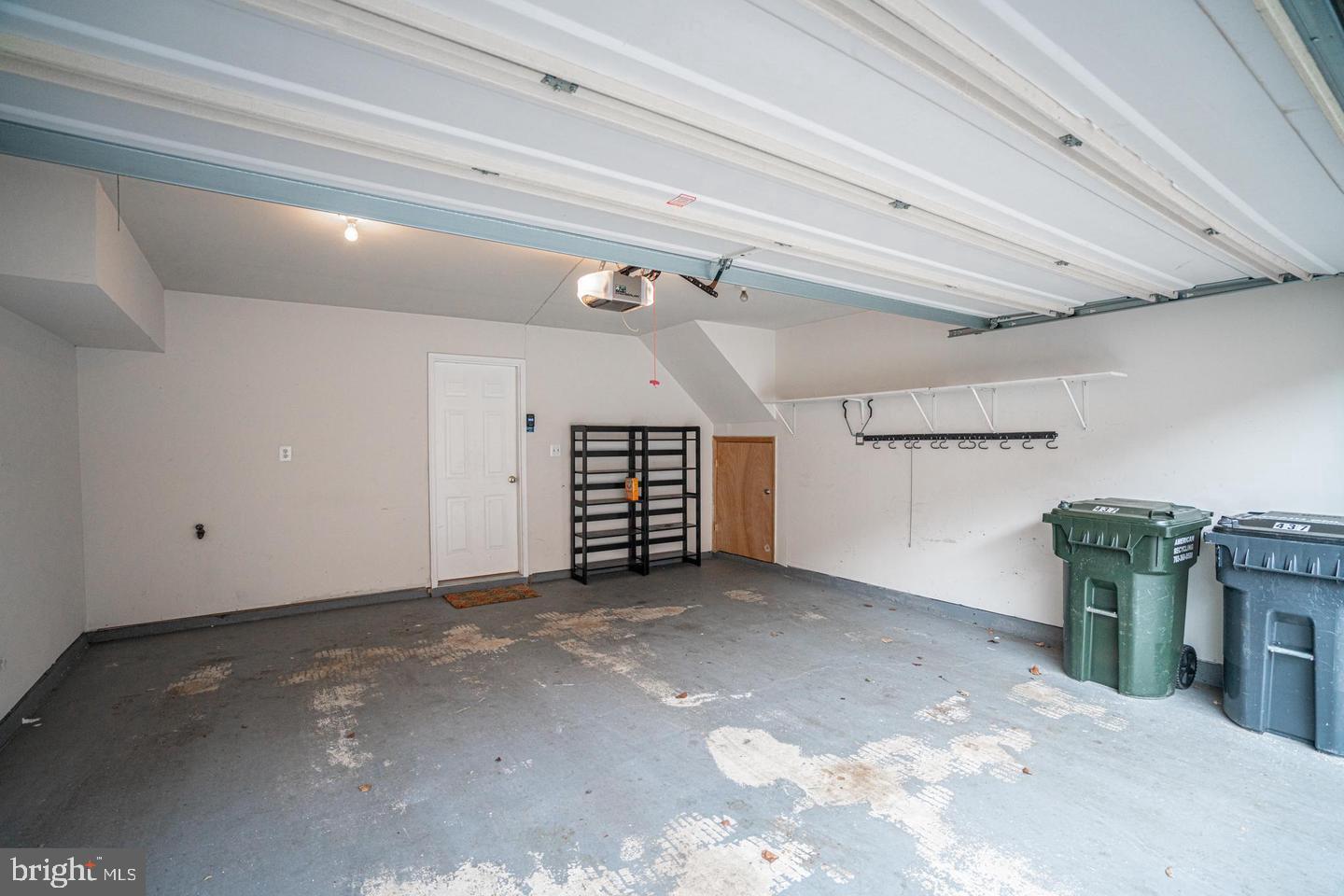 KENSINGTON COURTS - Residential Lease