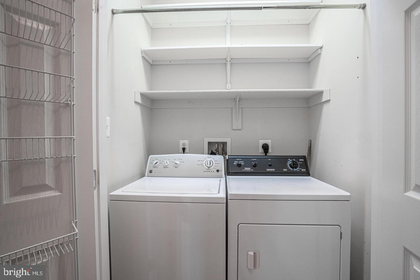 KENSINGTON COURTS - Residential Lease