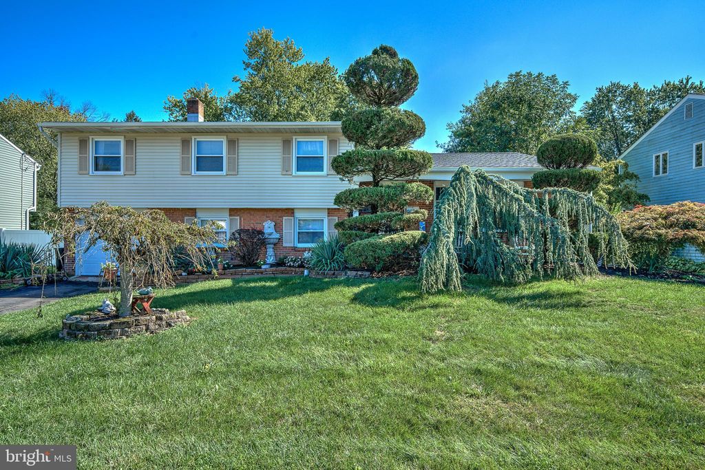 Photo of 211 Valley Road, MORRISVILLE, PA 19067 (MLS # PABU2106354)