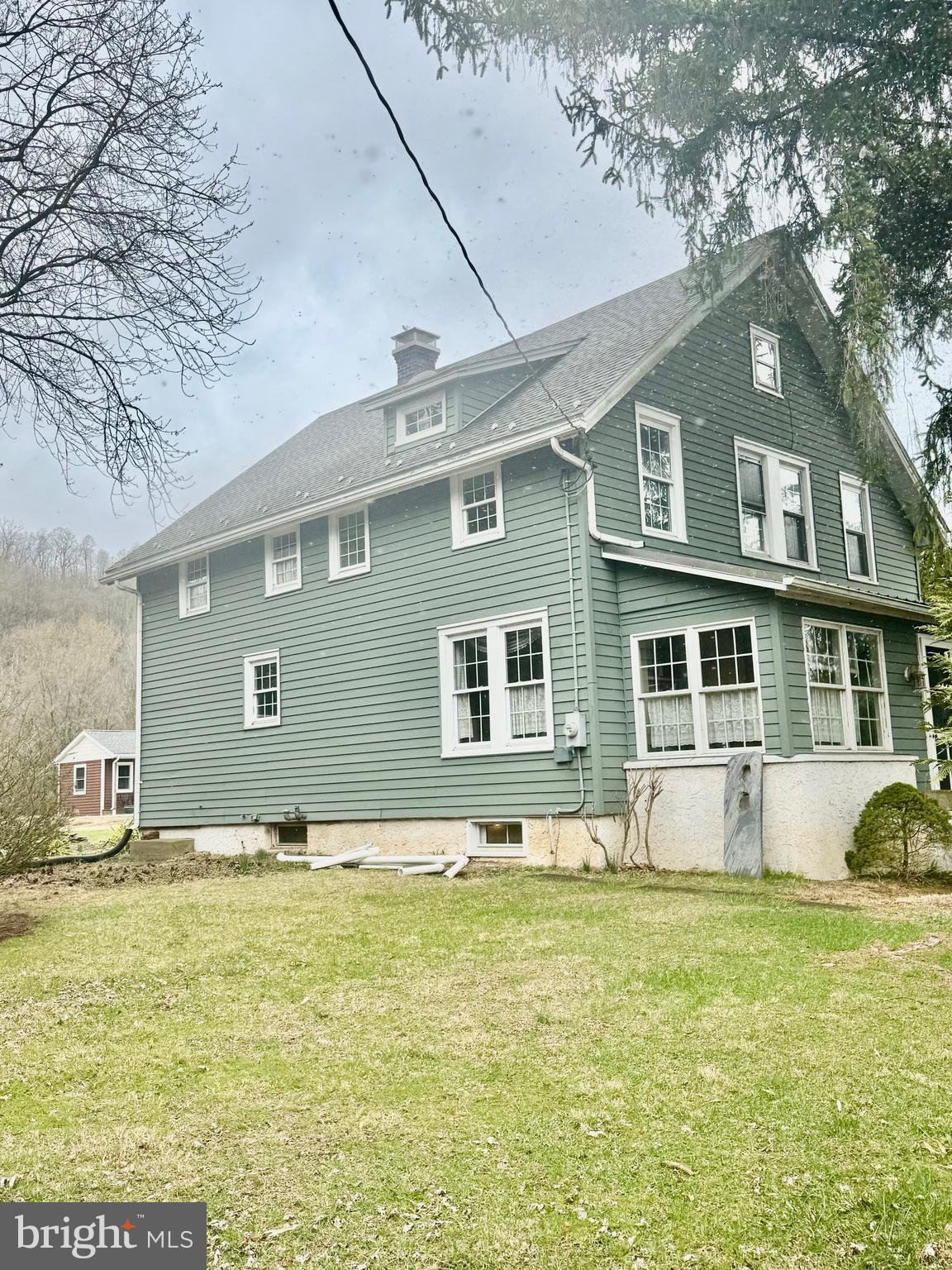 1396 RIVER ROAD