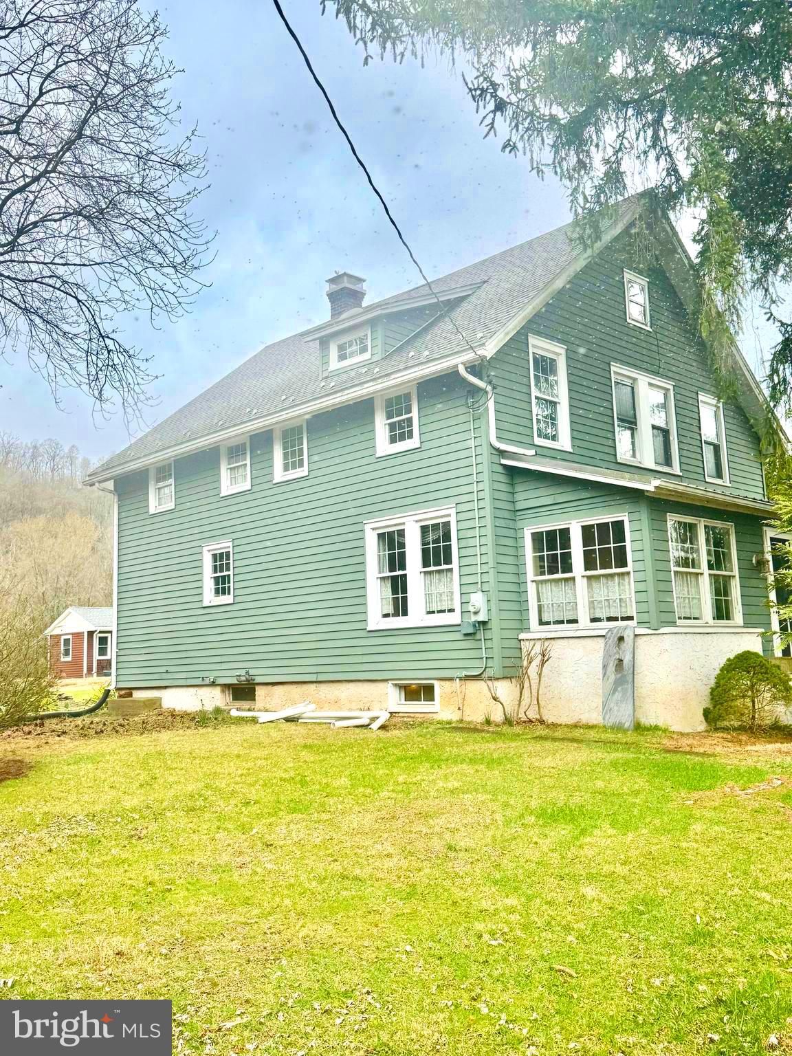 1396 RIVER ROAD