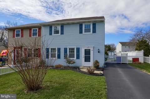 Photo of 448 COREOPSIS DR, LANCASTER, PA 17602 (MLS # PALA2031878)