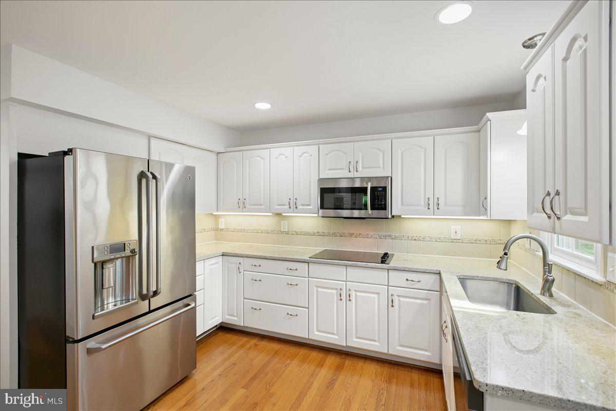 RESTON - Residential