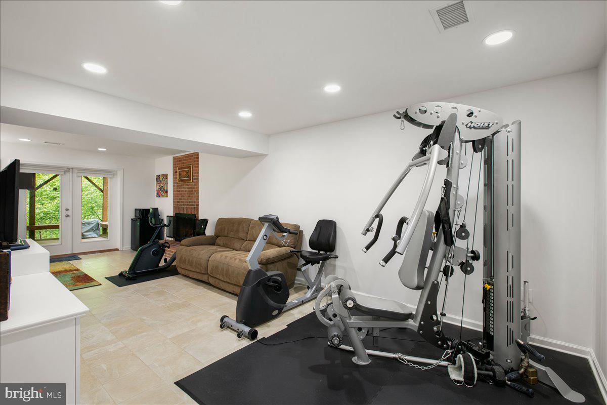 RESTON - Residential
