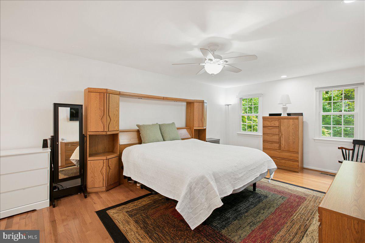 RESTON - Residential
