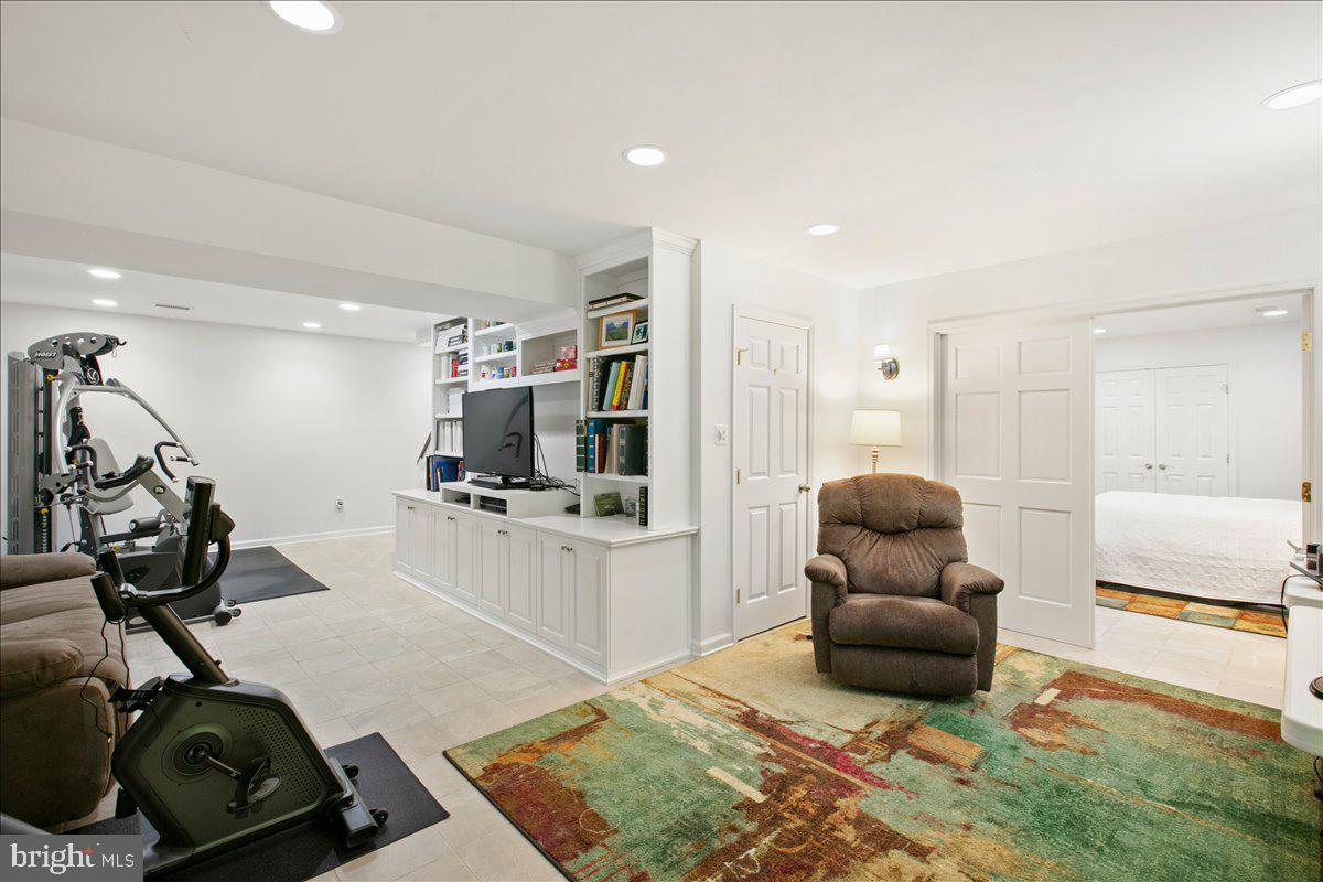 RESTON - Residential