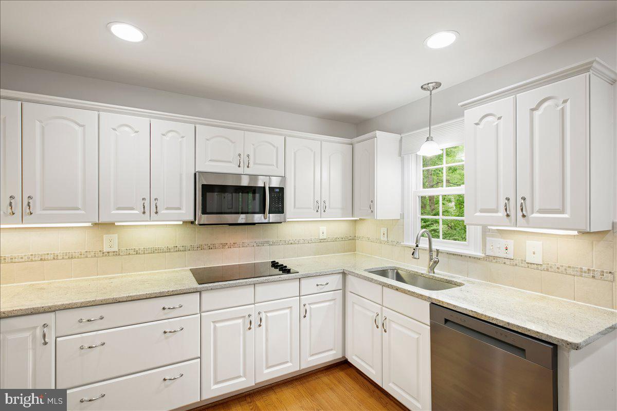 RESTON - Residential